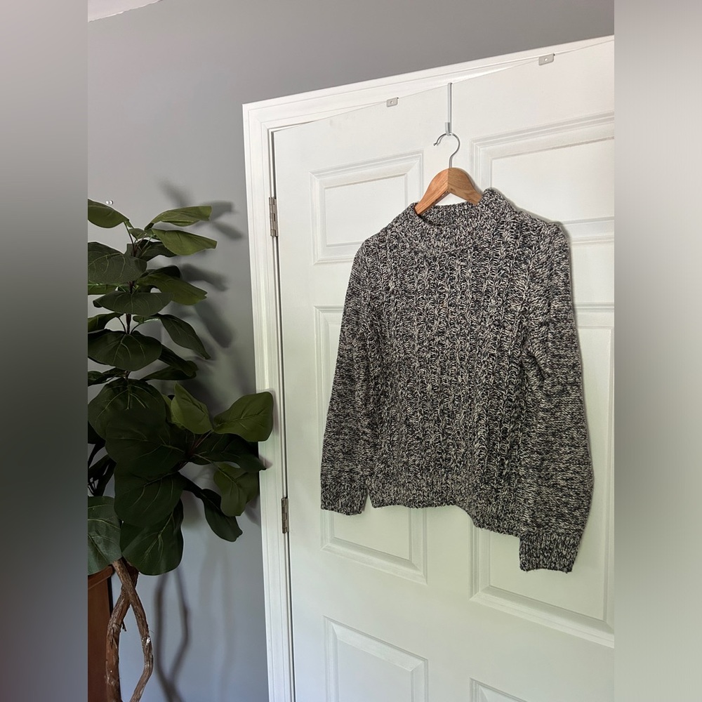 Tommy Hilfiger sweater, size small, lightly worn, appears gray from afar